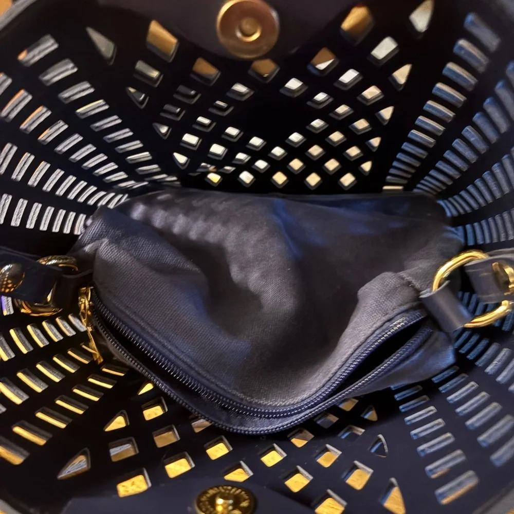 Joy Susan Madison VEGAN Navy Cut Out Tote. NWOT! - Picture 3 of 4